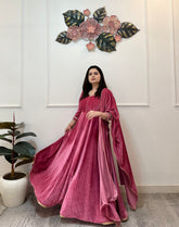 Mauve lycra velvet anarkali with shawl - kasumi.in