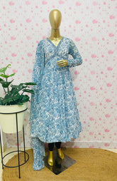 White printed anarkali - kasumi.in