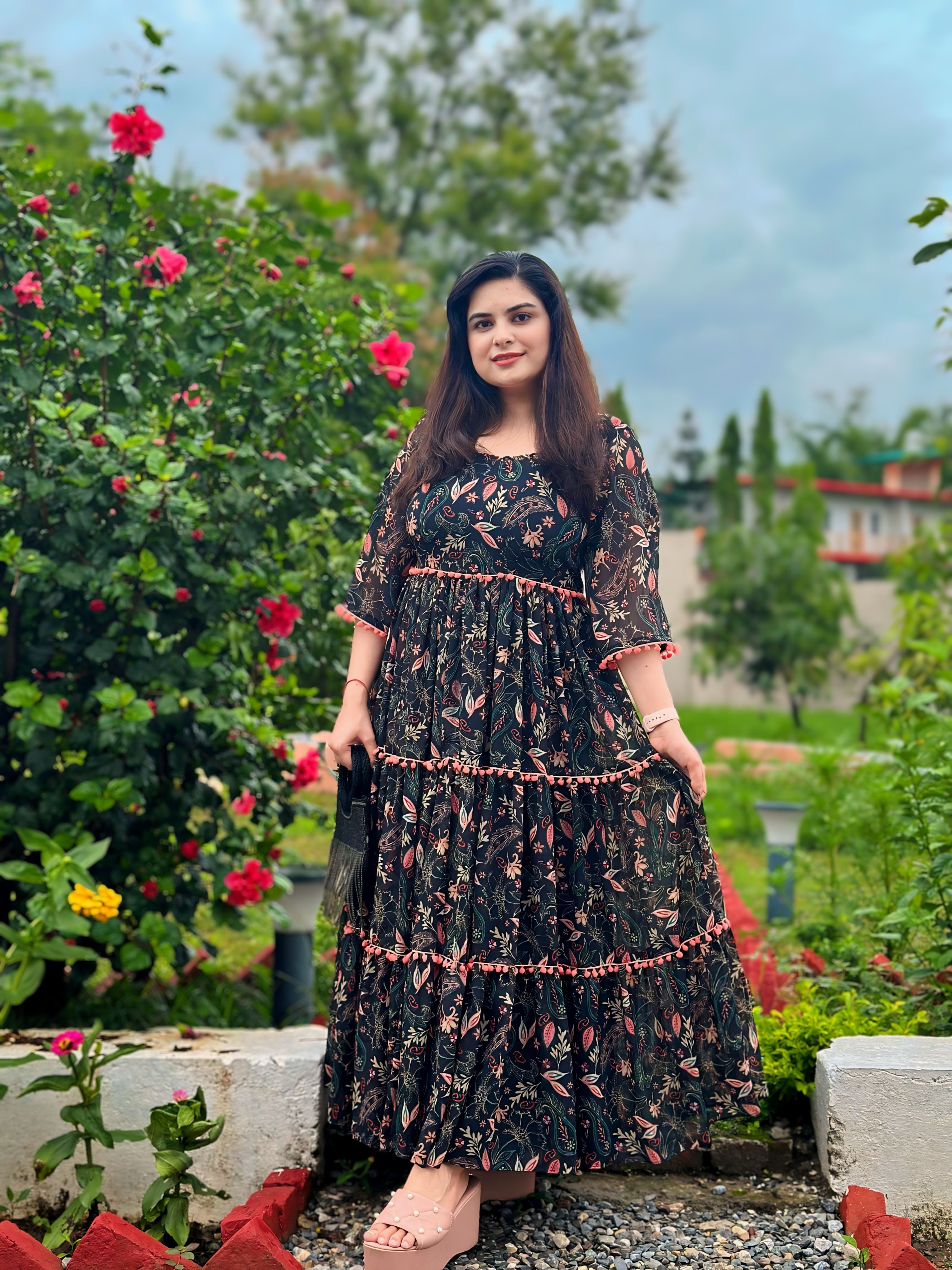 Printed black floral chiffon maxi kasumi.in Printed black floral chiffon maxi kasumi.in