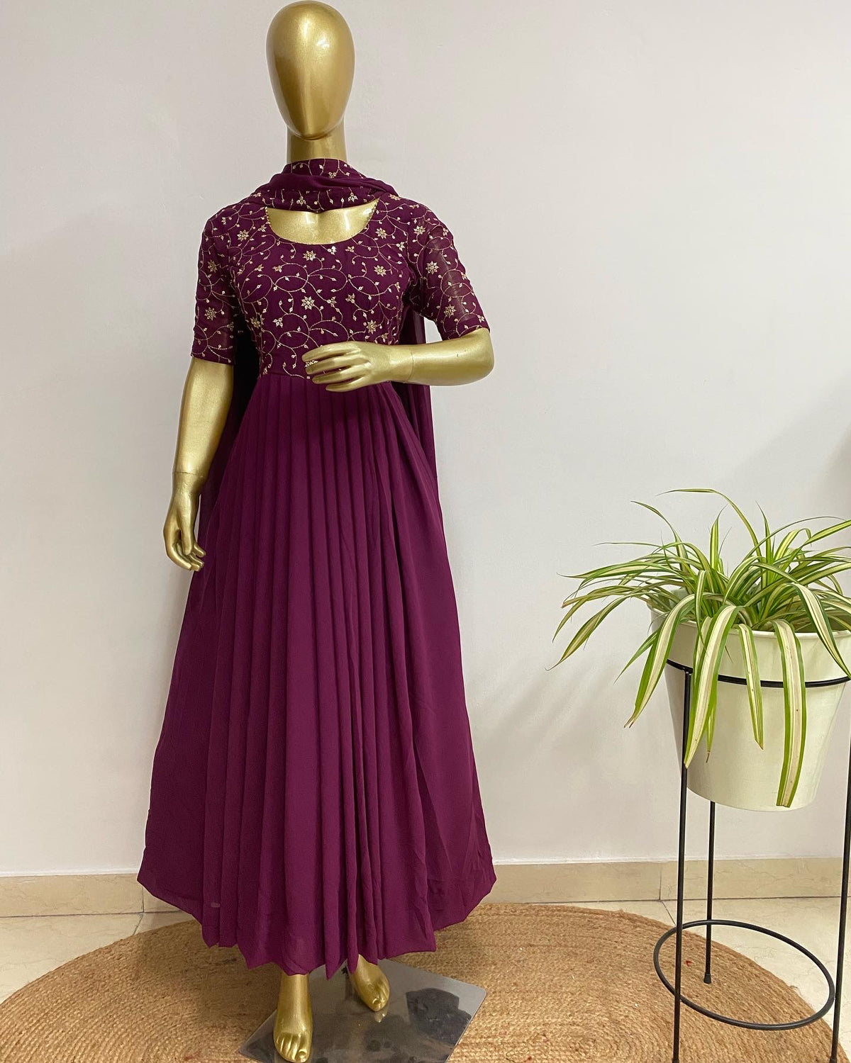 Wine embroidered dresss - kasumi.in