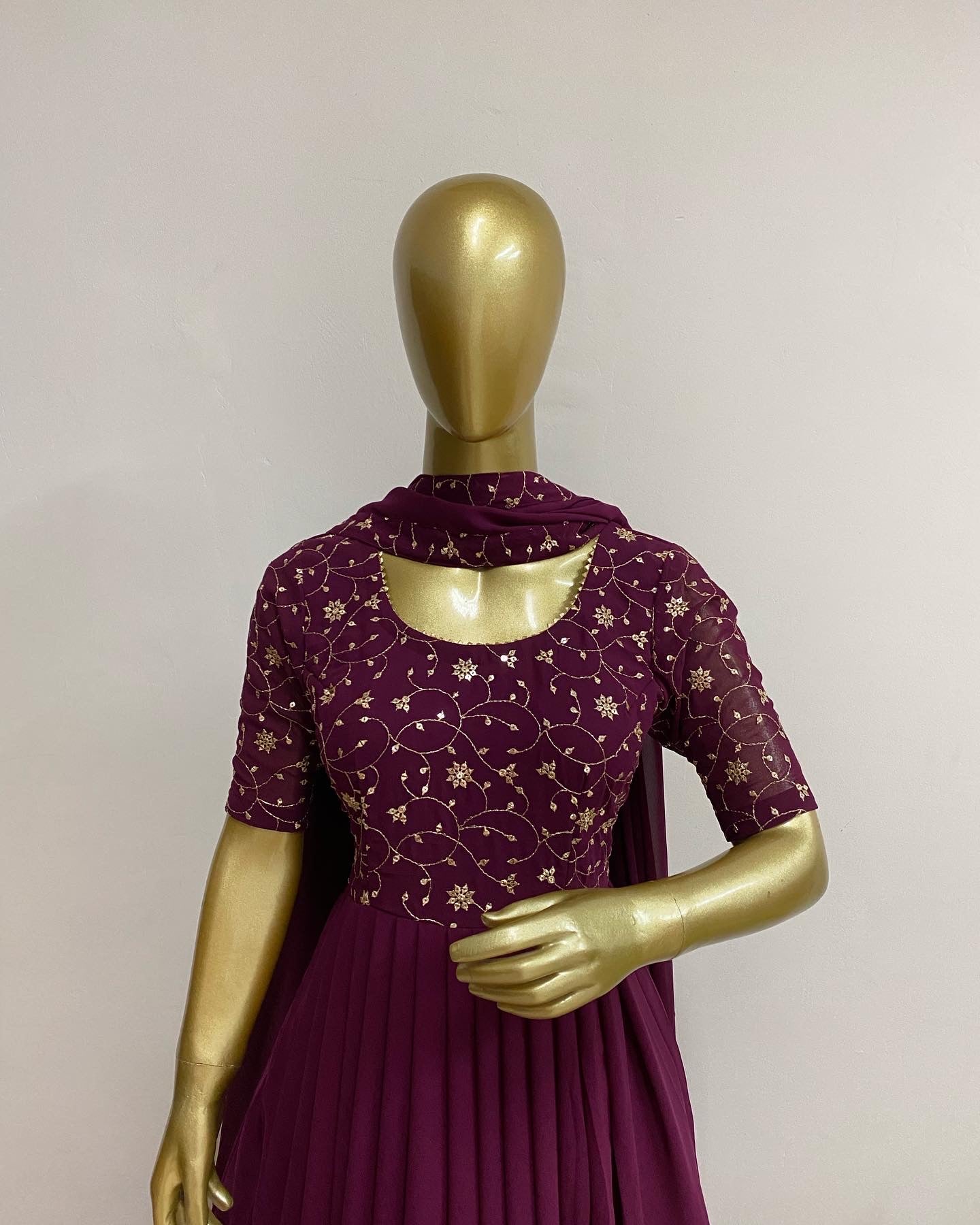 Wine embroidered dresss - kasumi.in