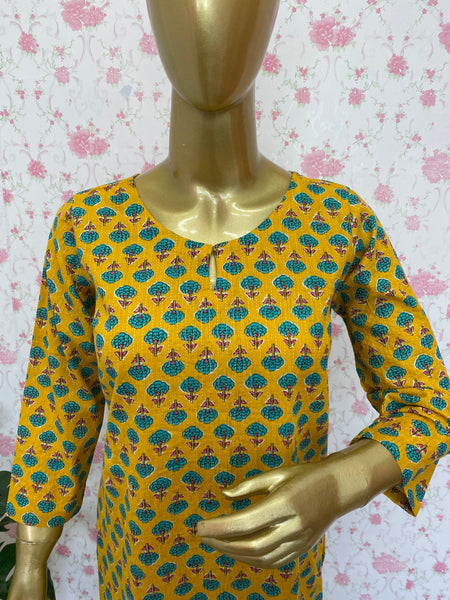 Yellow cotton set